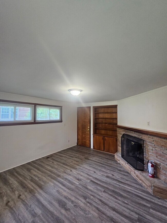Building Photo - 7022 Gardner Dr