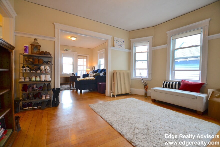 Building Photo - 46 Atkins St