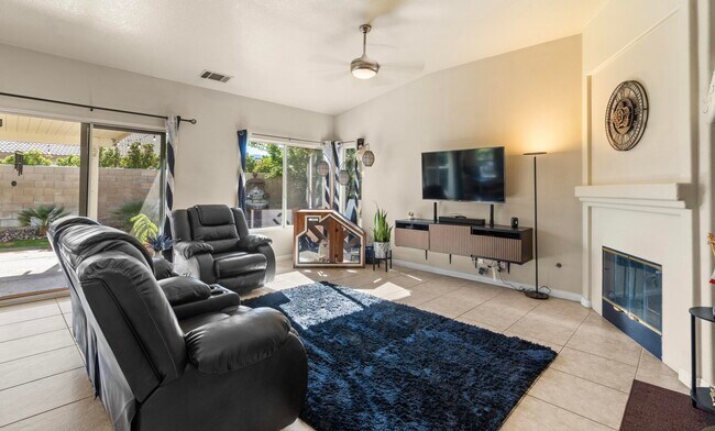 Building Photo - 44658 Franklin Ct