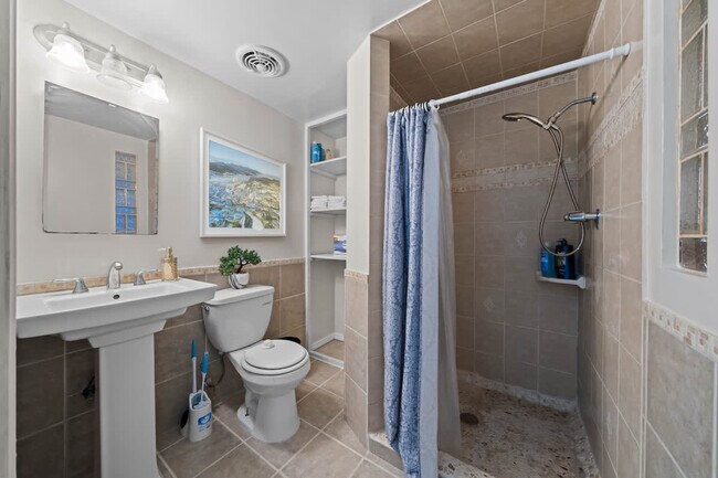 Building Photo - 10150 Sierra Madre Rd