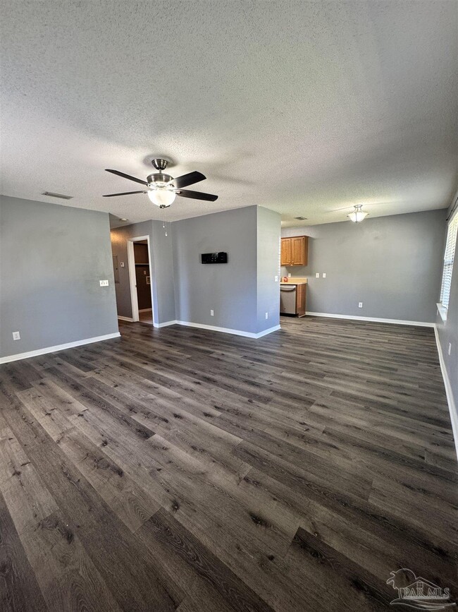 Building Photo - 9511 Sandpiper St