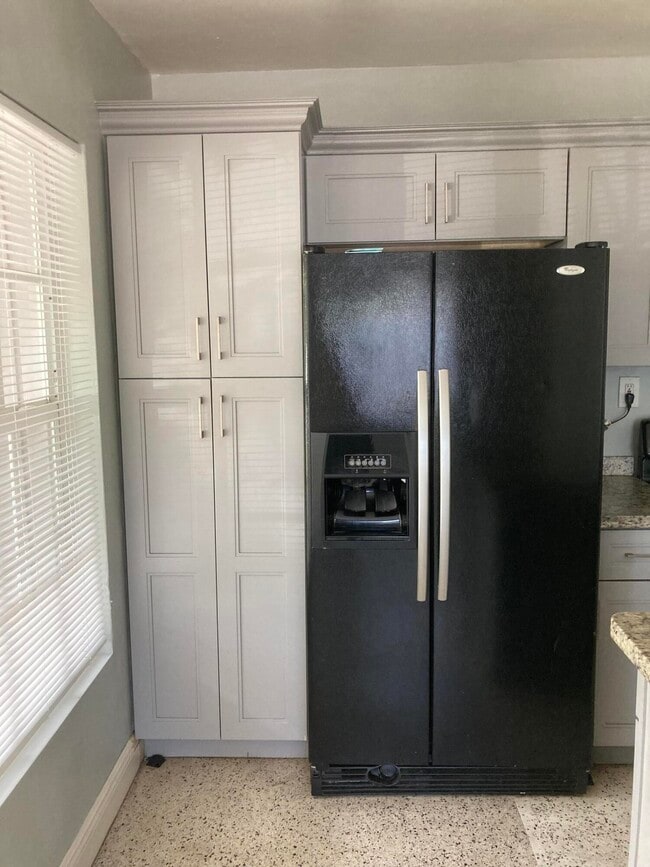 Building Photo - 1701 NW 8th Ave