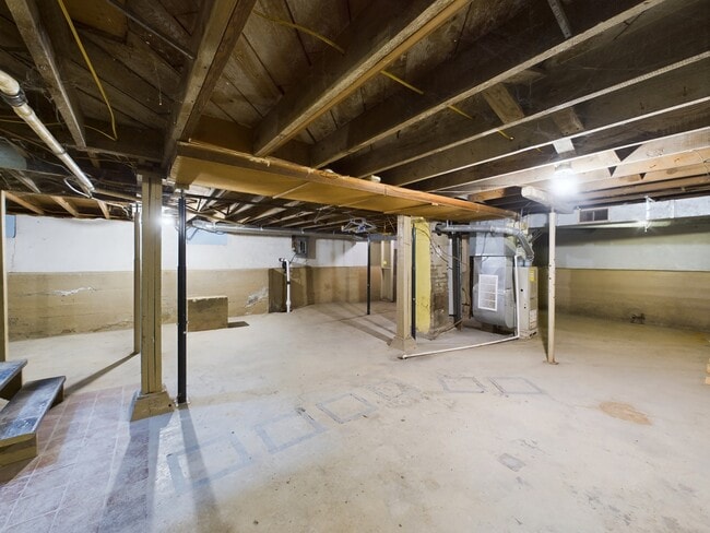 Building Photo - 112 Brady Ln