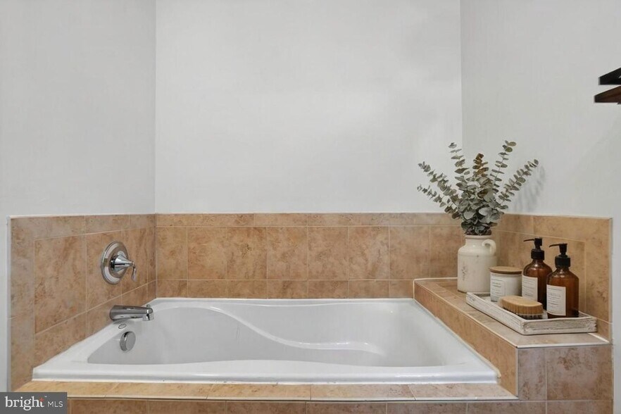 Building Photo - 11180 Wortham Crest Cir