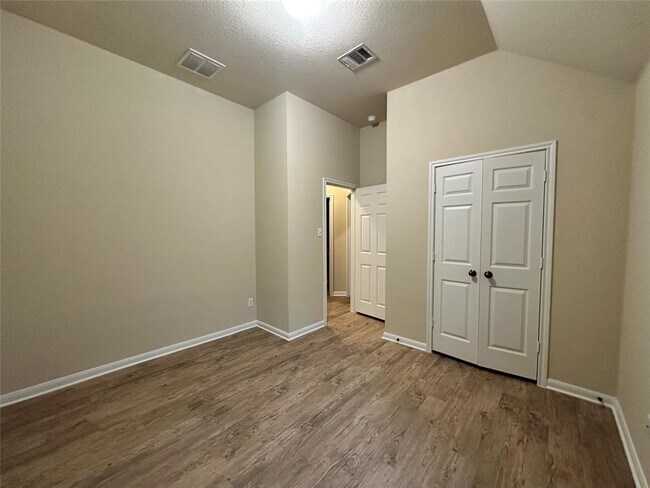 Building Photo - 315 Sendero Ln