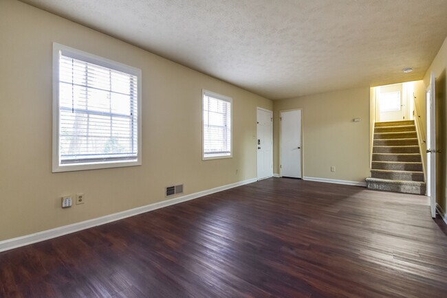 Building Photo - Charming 3-Bedroom Home