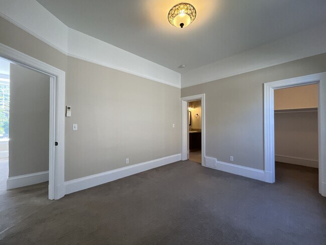 Building Photo - CPO2416