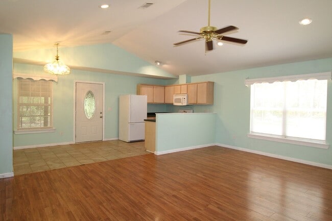 Building Photo - Private 3-Bedroom home located off of Hwy 98!