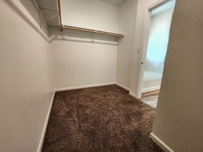 Building Photo - For Rent – 4 Bedroom, 2 Bathroom Home in W...