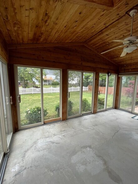 Building Photo - 5787 Nike Dr
