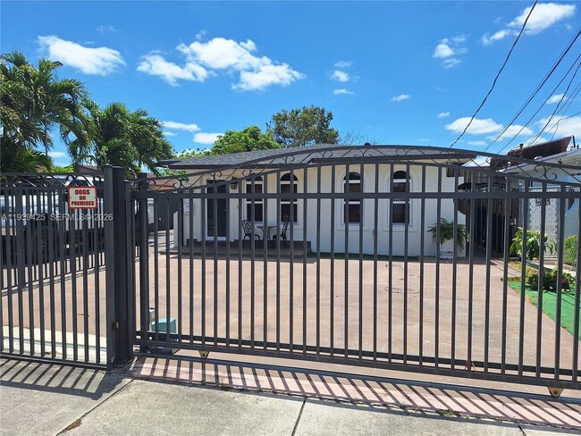 Building Photo - 7168 SW 21st St