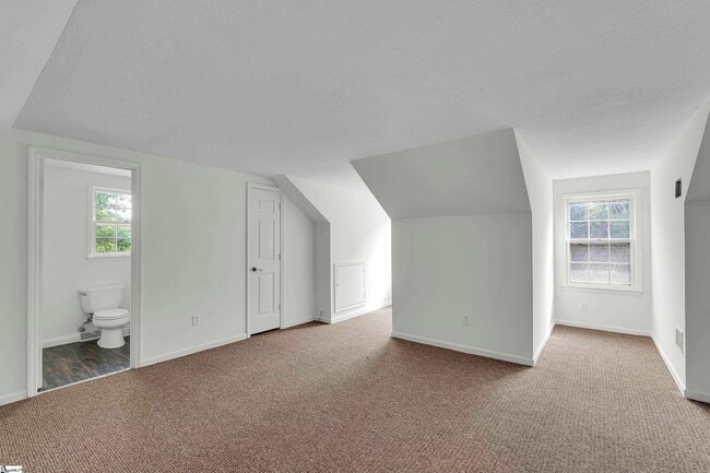 Building Photo - 203 Roper Mountain Rd Ext