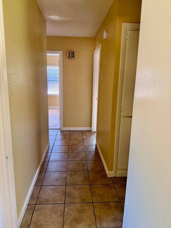 Building Photo - Move-In Ready in Shreveport - Anderson Island Subdivision - 3 br 1.5 ba home for lease