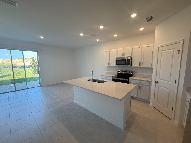 Building Photo - 7753 Waterscape Dr