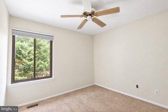 Building Photo - 6049 Forrest Hollow Ln
