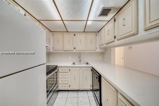 Building Photo - 4848 NW 24th Ct