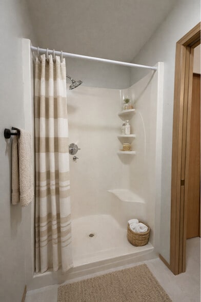 Building Photo - 7104 SE Kansas St