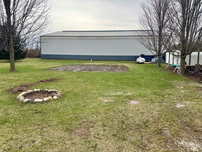 Building Photo - 50W 353 Old State Rd