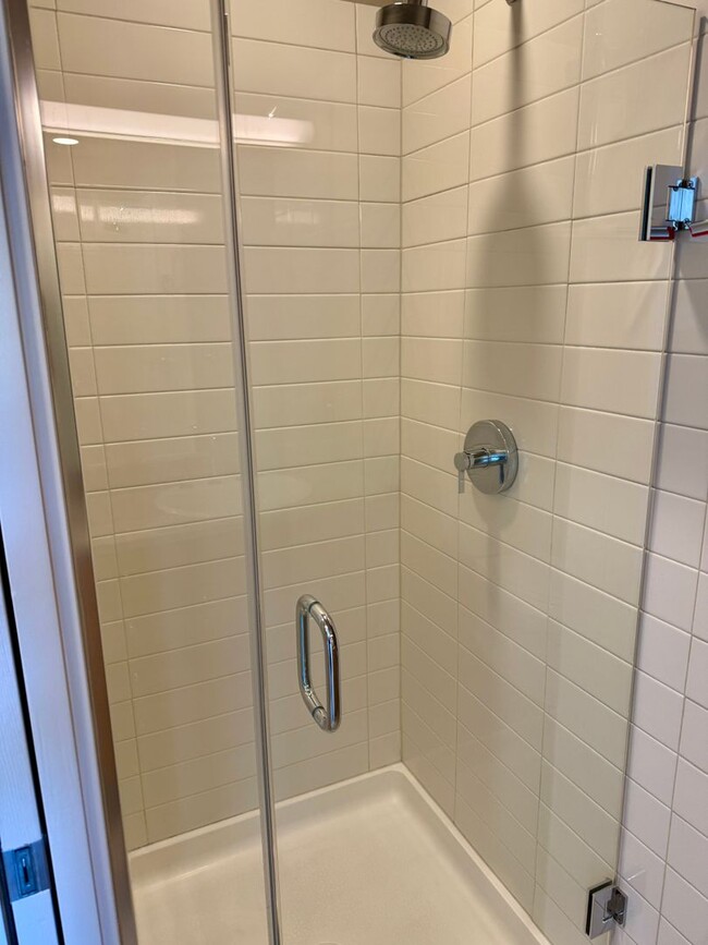 Building Photo - Architecturally Significant High End Unit-...