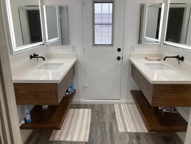 Building Photo - Beachside Furnished Retreat! Remodeled 2BD/2BA Condo Steps from the Sand!