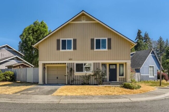 Building Photo - Beautiful single-family home. Available soon!!