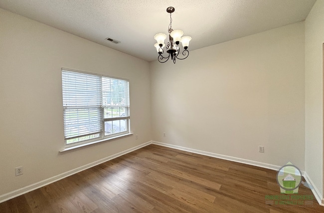 Building Photo - 106 Thurber Way
