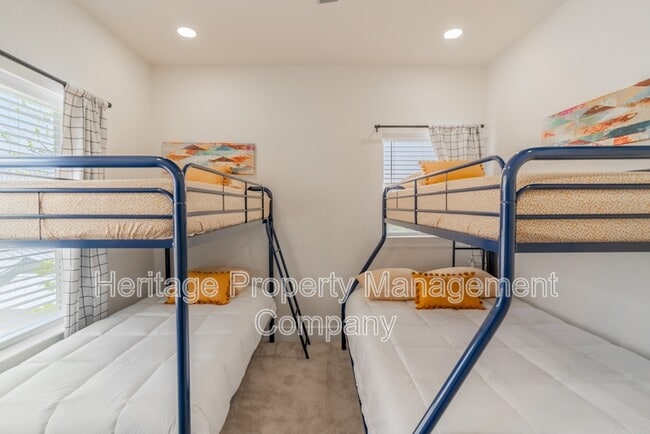 Building Photo - 719 Eleanor Ave