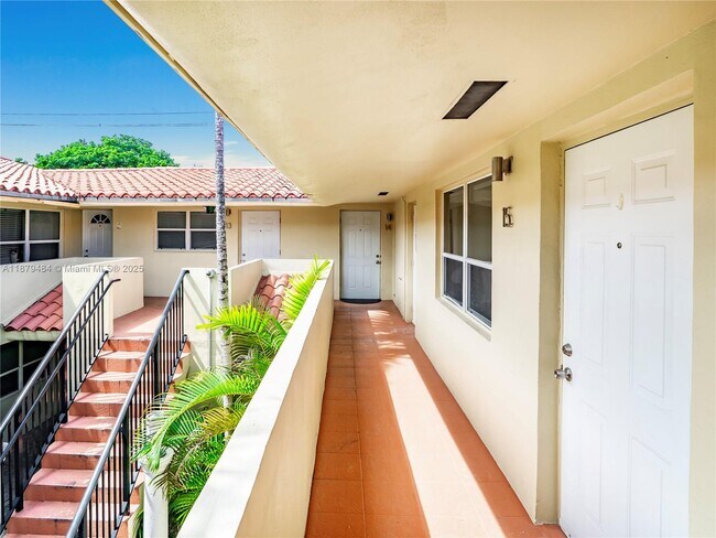 Primary Photo - 2025 Miami Rd