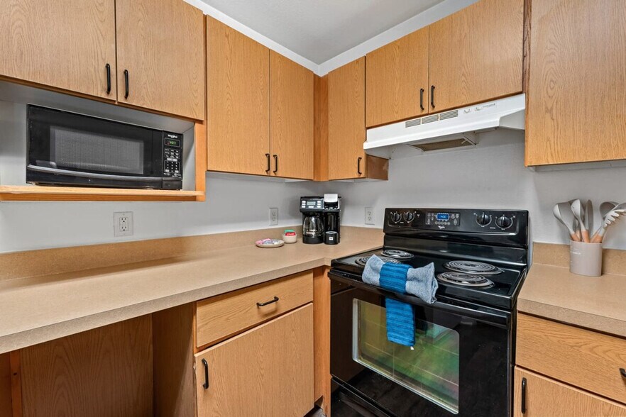 Building Photo - 15001 Caribou Ct