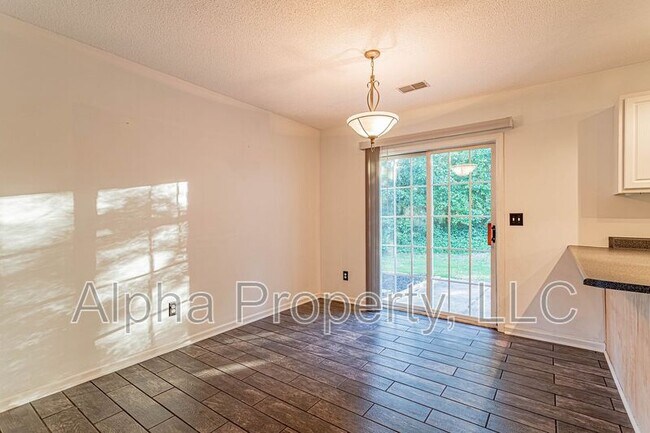 Building Photo - 423 Golden Leaf Ln
