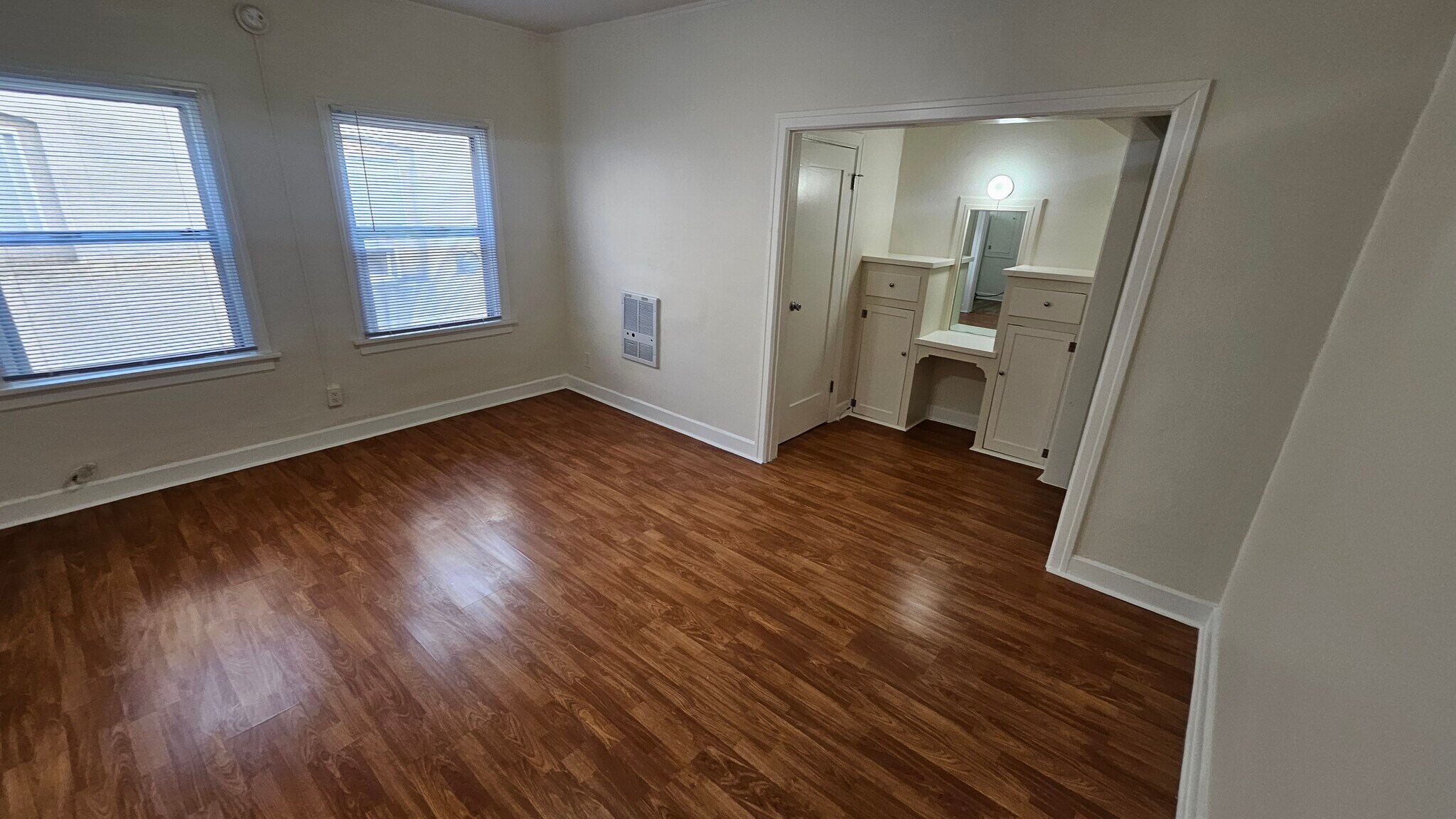 Building Photo - 727 S Coronado St