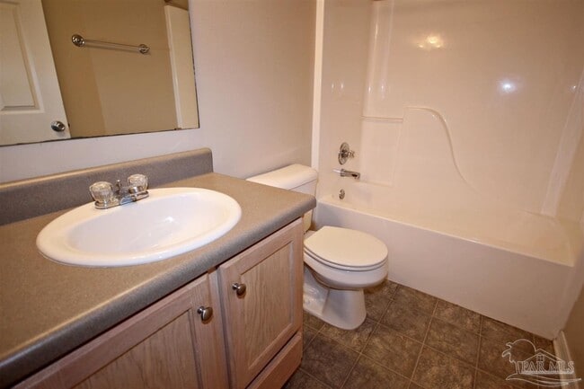 Building Photo - 6250 Starhill Dr