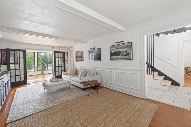 Building Photo - 7805 Thorn Hill Ln