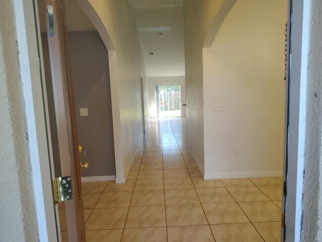 Building Photo - 141 Inconnu Ct