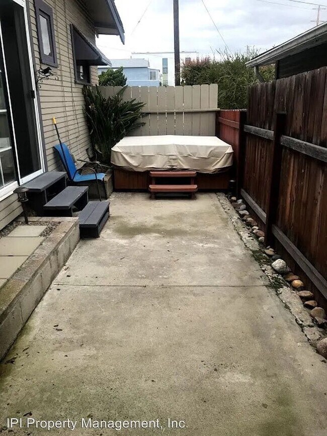 Building Photo - Lovely Vintage Home in North Park