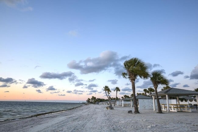 Building Photo - 4758 Jasper Dr