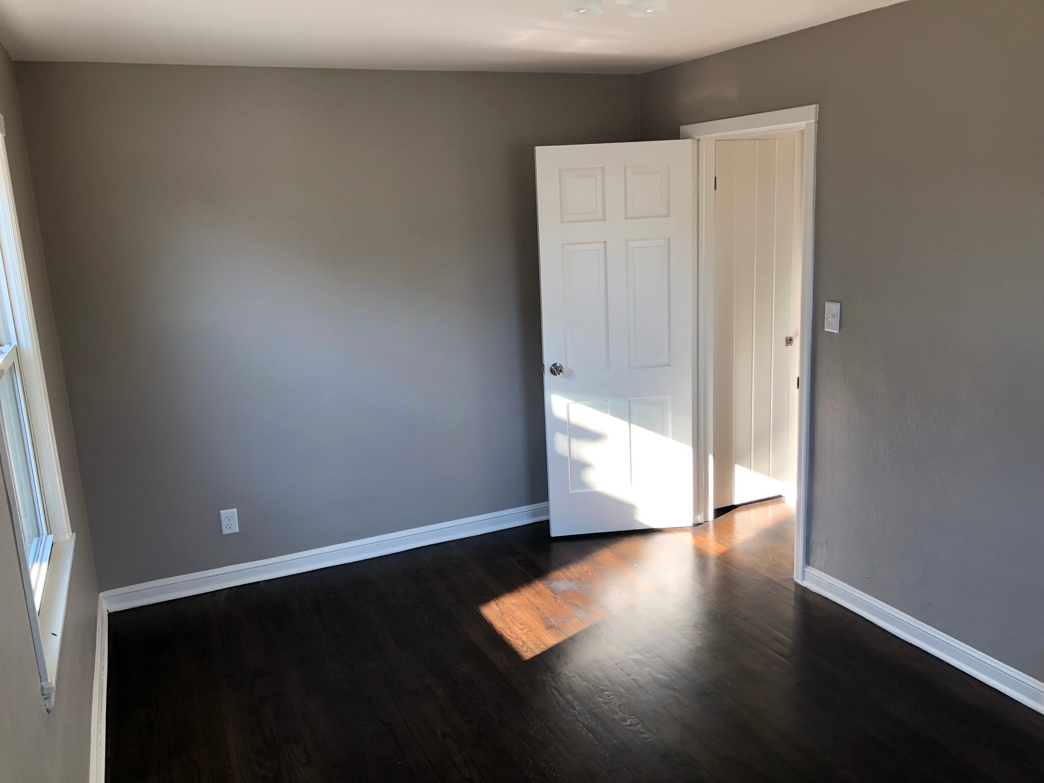 Building Photo - 3306 S 7th St