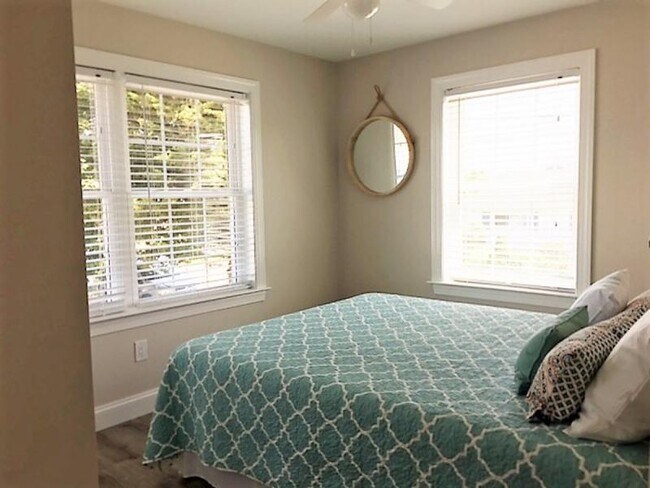 Building Photo - 34 Elizabeth Rd