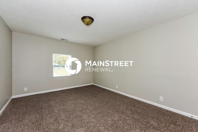 Building Photo - 4 Bedroom Pet-Friendly Home in Madison, TN with Main Street Renewal