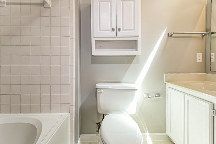 Building Photo - 7 Poppy Meadow Ln