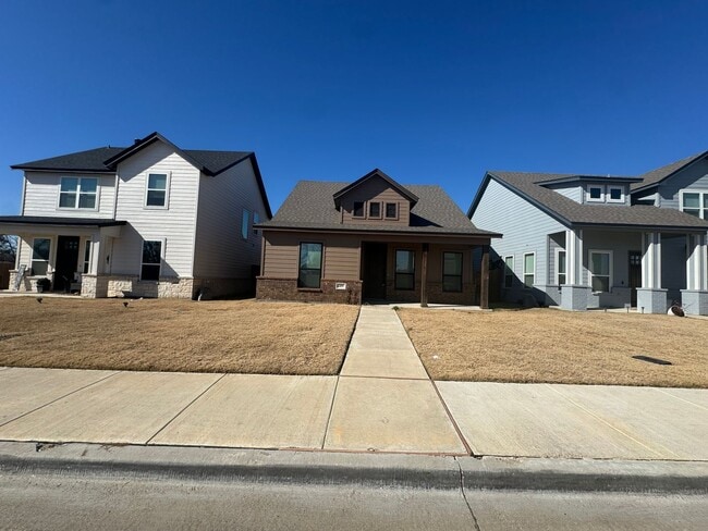 Building Photo - COMING SOON - Commuter Friendly - 3/2/2