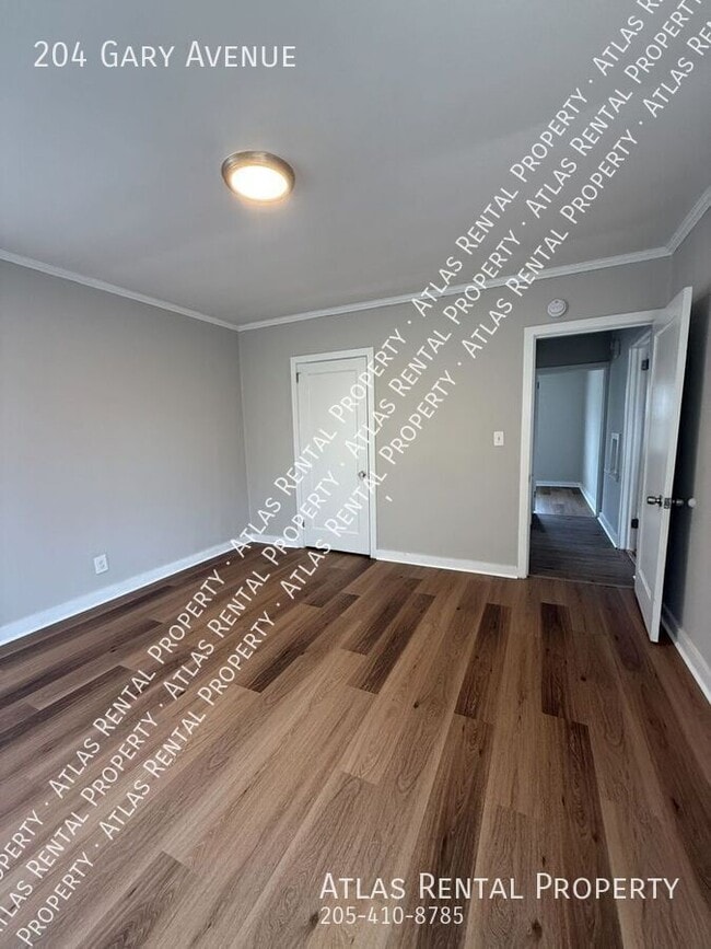 Building Photo - 204 Gary St