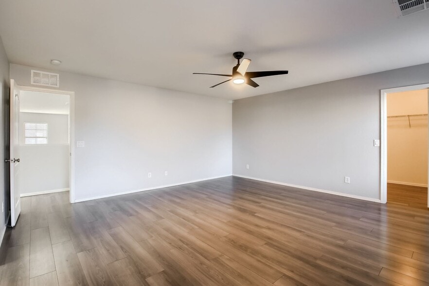 Building Photo - 11720 W Foothill Ct