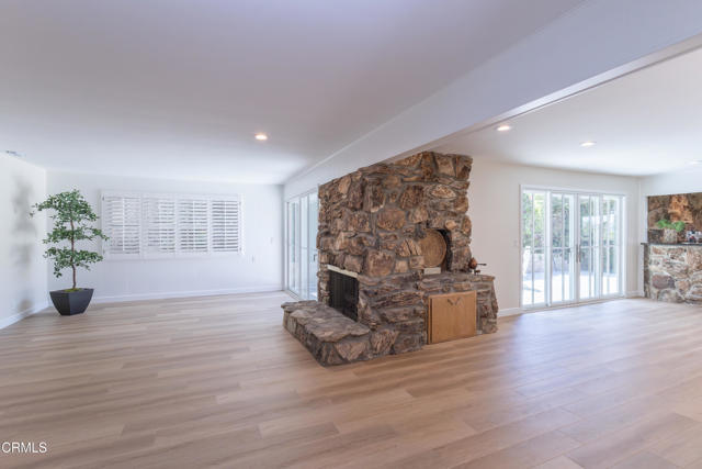 Building Photo - 555 Paulette Pl