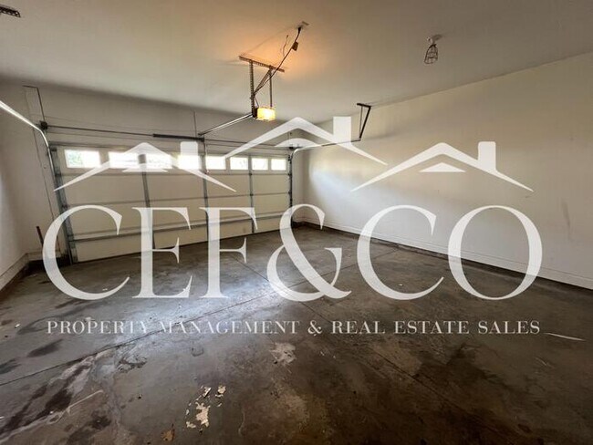 Building Photo - Spacious 3 bedroom 2.5 bedroom available in Moore!