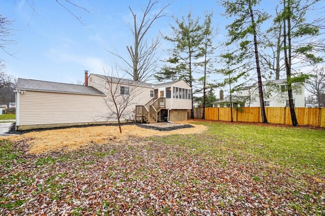 Building Photo - 511 Hilltop Dr