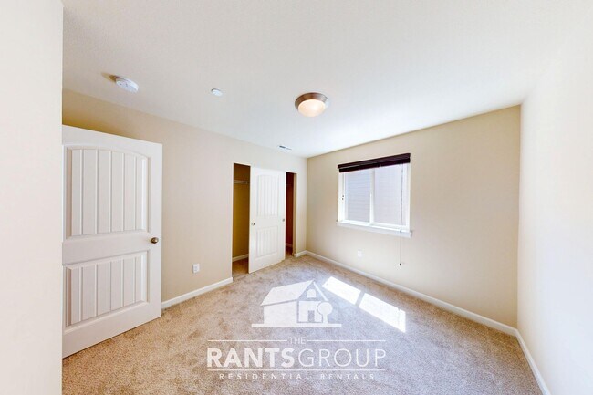 Building Photo - Stunning 4-Bedroom, 2.5-Bath Home within t...