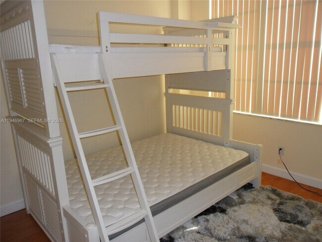 Building Photo - 5600 Collins Ave