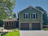 Building Photo - 131 Lake Run