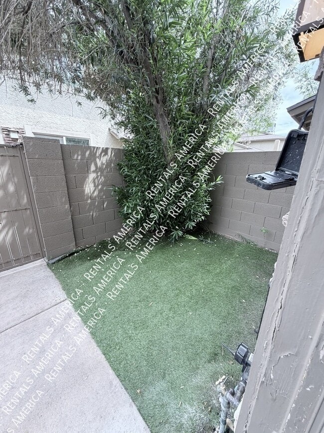 Building Photo - 1254 N 85th Pl